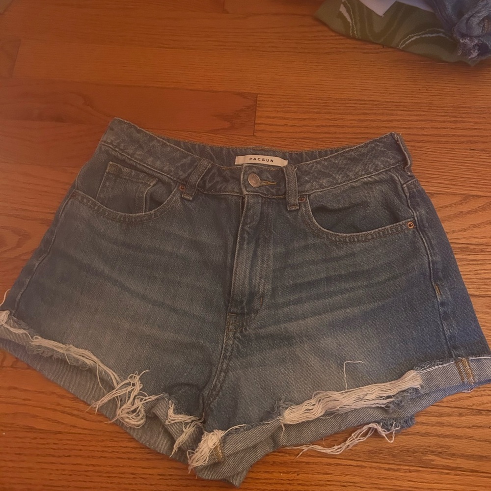 Pacsun mom jean shorts never worn